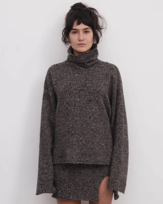 Kem Turtleneck made by Baserange