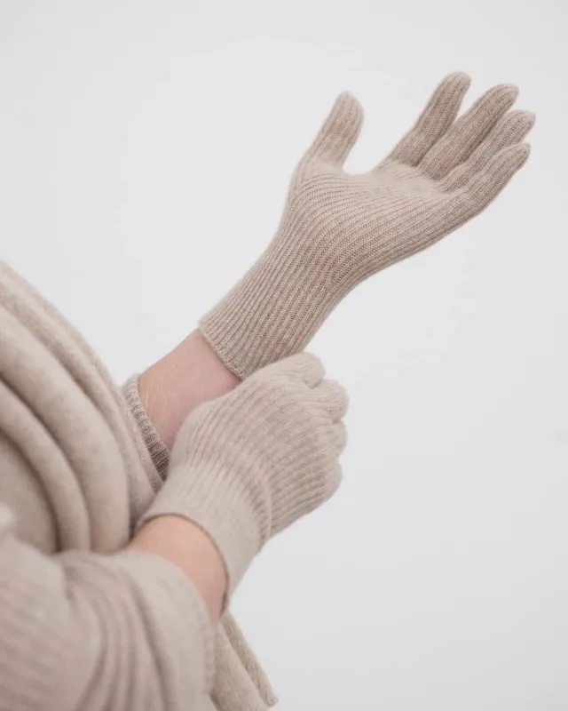 Ribbed Gloves made by Baserange