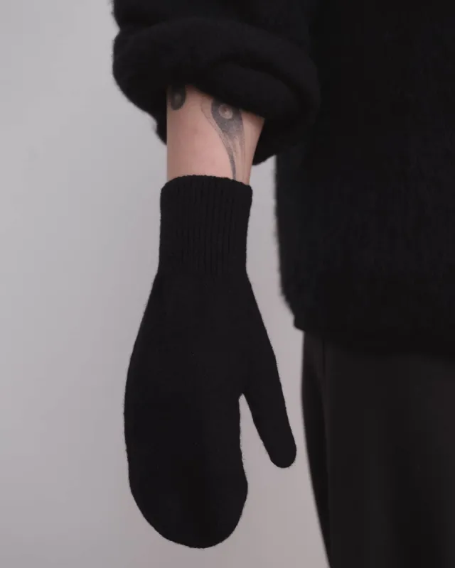 Enso Mittens made by Baserange