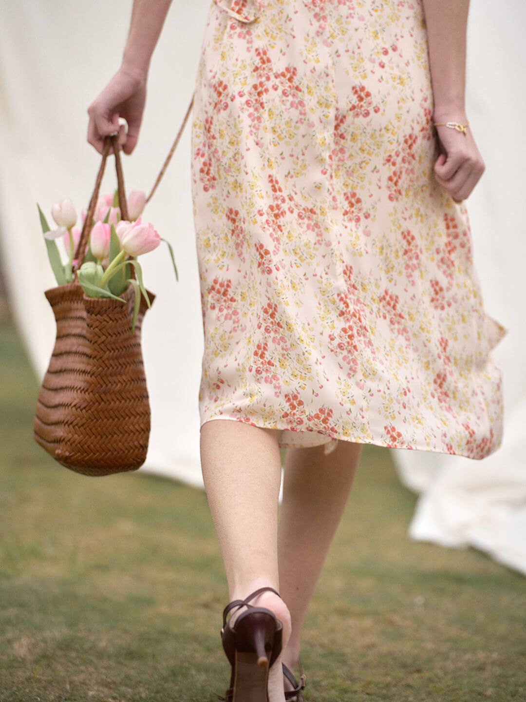 Aure Lace V-neck Floral Dress sold by Simple Retro product image thumbnail 5