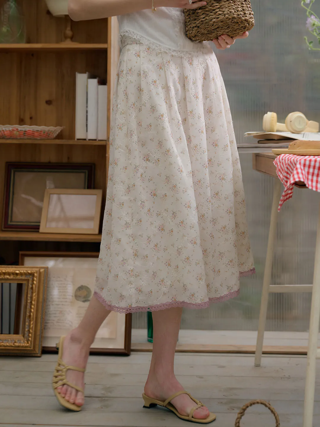 Giselle Floral Embroidered Print Contrast Lace Skirt sold by Simple Retro product image thumbnail 3