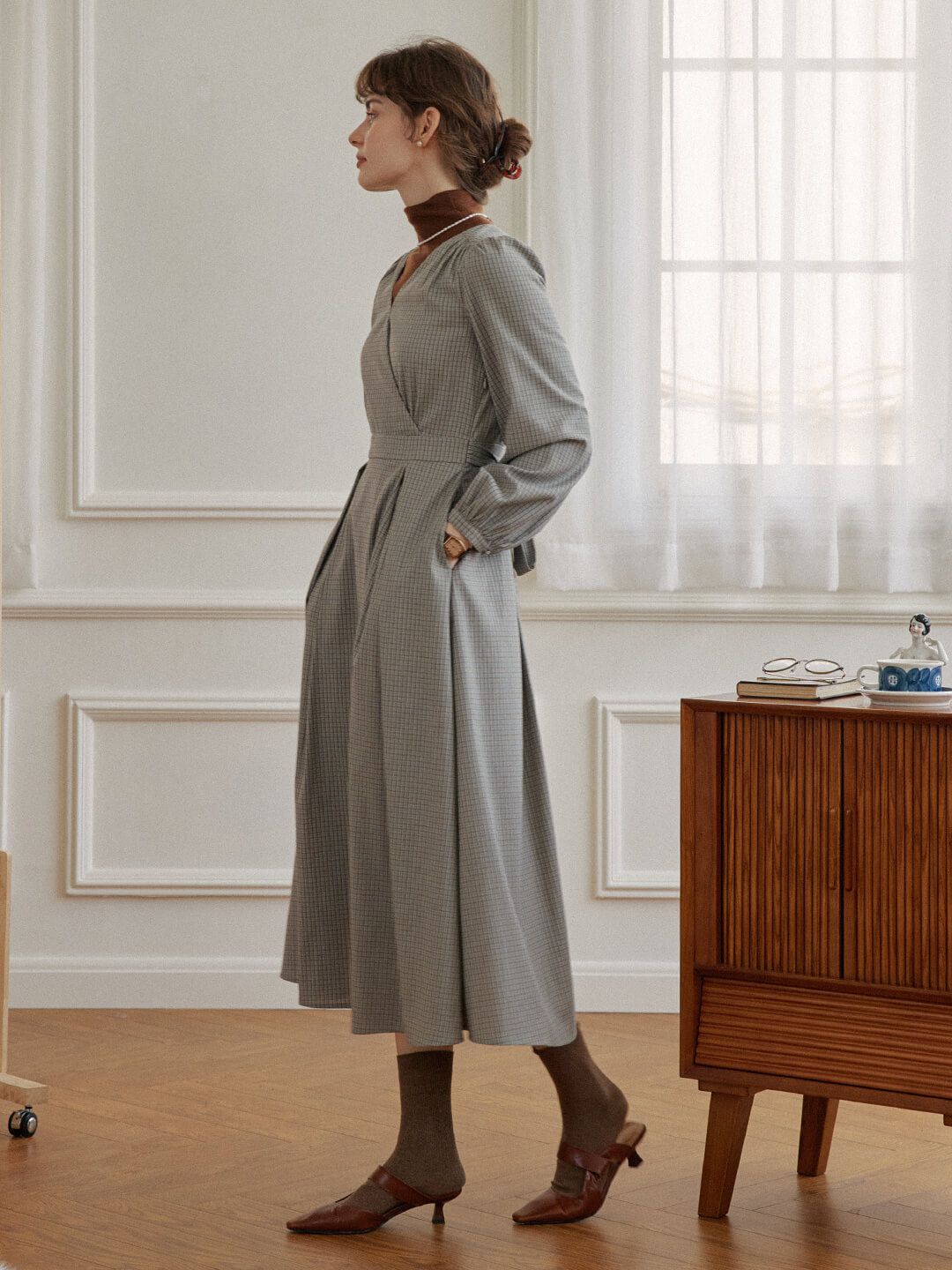 (Clearance) Maria V-neck Grey Checked Dress sold by Simple Retro product image thumbnail 3