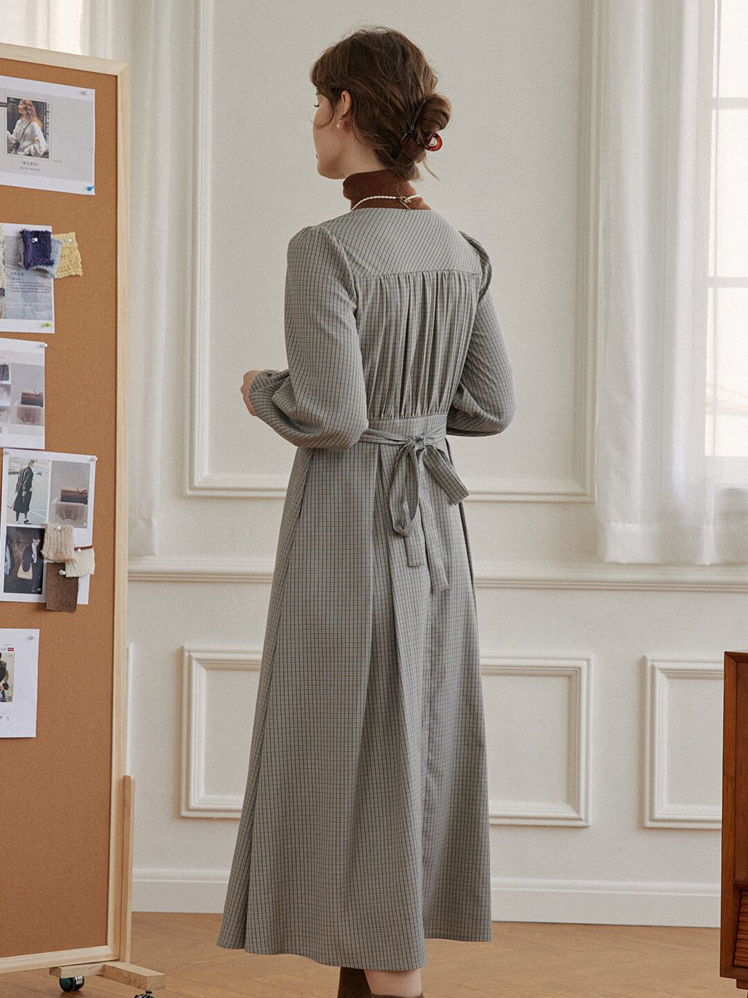 (Clearance) Maria V-neck Grey Checked Dress sold by Simple Retro product image thumbnail 2