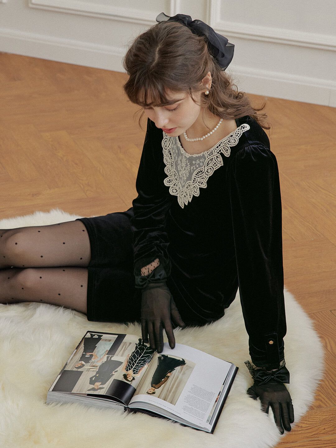 Hailey Lace Black Midi Velvet Dress sold by Simple Retro product image thumbnail 4