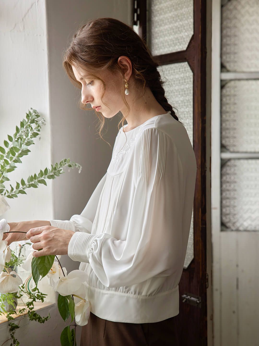 【Final sale】Julia Floral Embroidered White Blouse sold by Simple Retro product image thumbnail 3