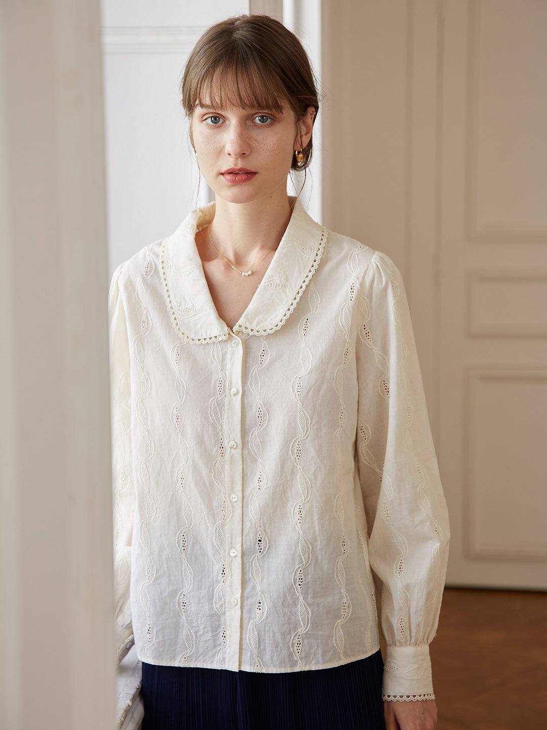 Victoria 100% Cotton Peter Pan Collar Shirt sold by Simple Retro product image thumbnail 5