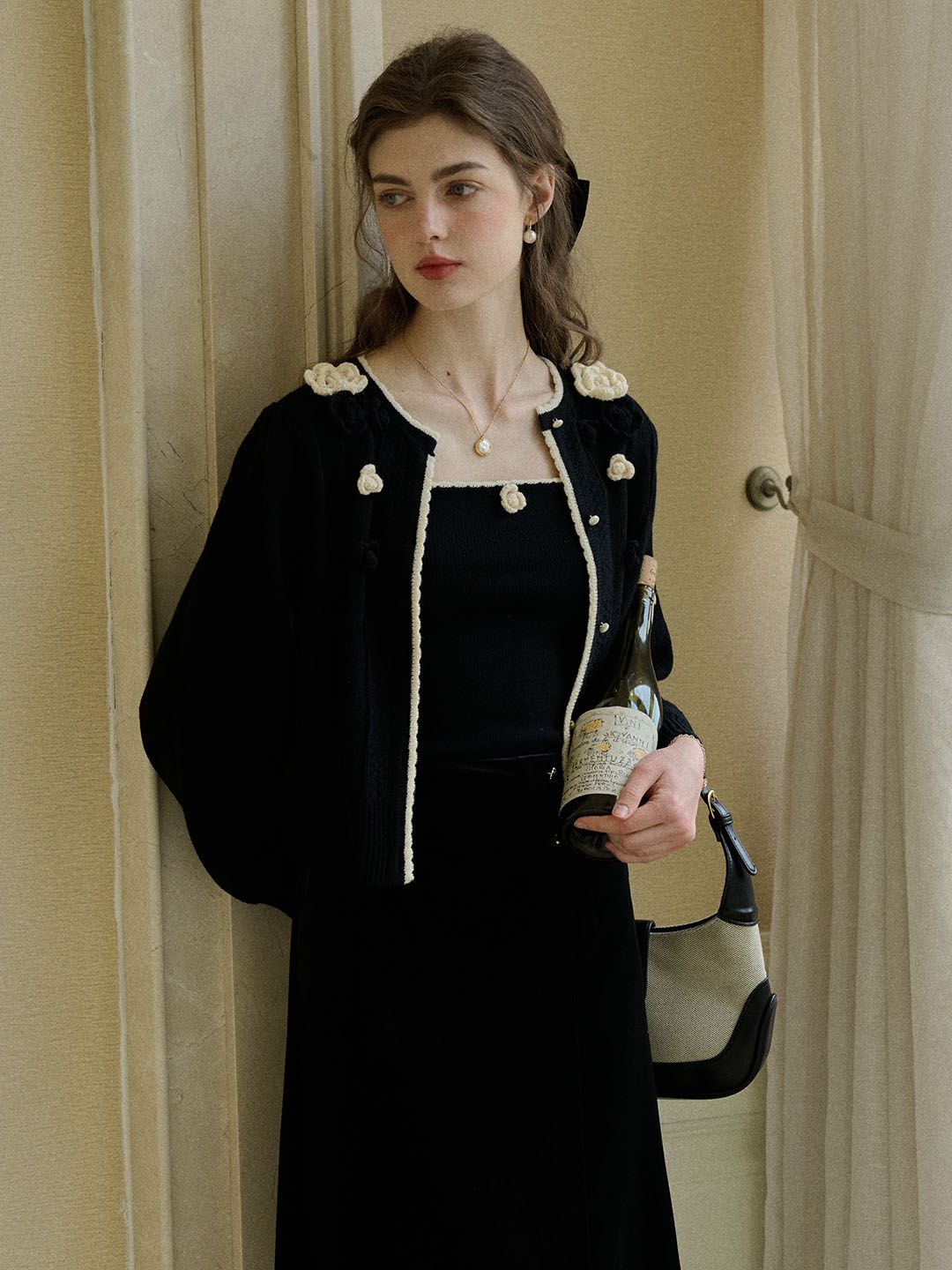 Bailey Contrast Color Wave Edge Crew Neck Cardigan sold by Simple Retro product image thumbnail 3