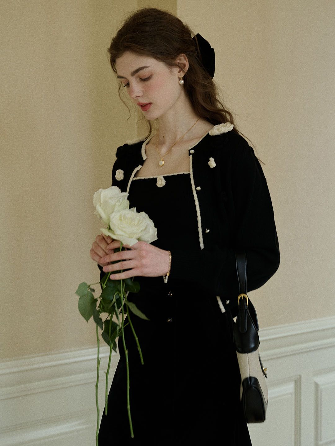 Bailey Contrast Color Wave Edge Crew Neck Cardigan sold by Simple Retro