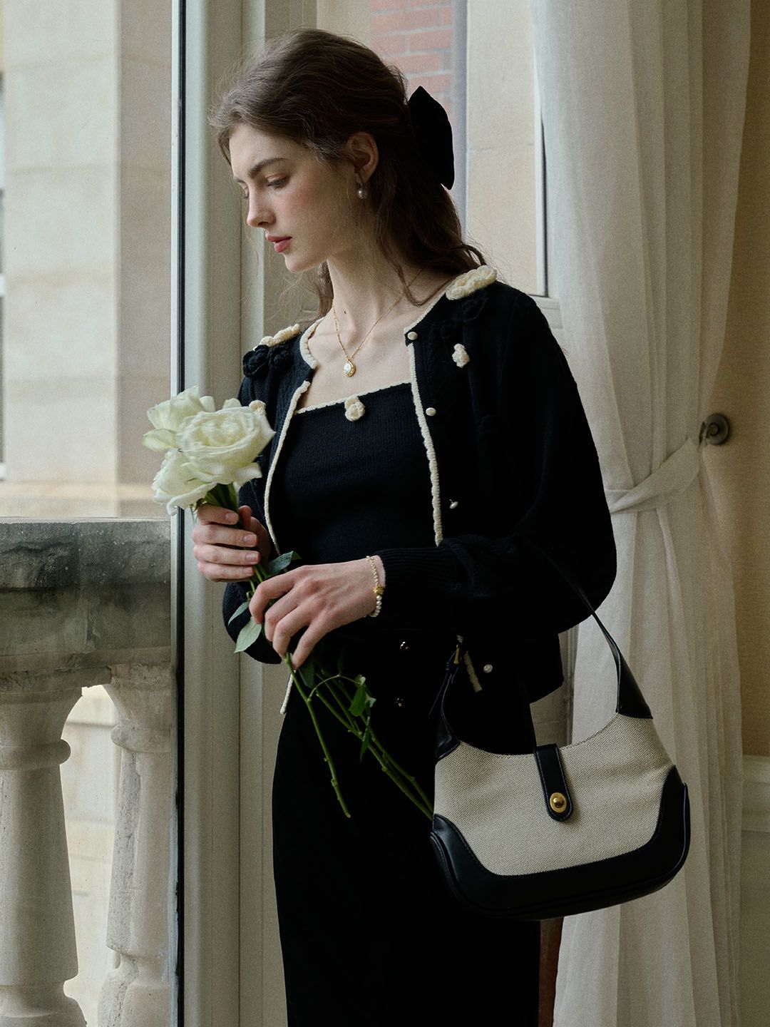 Bailey Contrast Color Wave Edge Crew Neck Cardigan sold by Simple Retro product image thumbnail 5