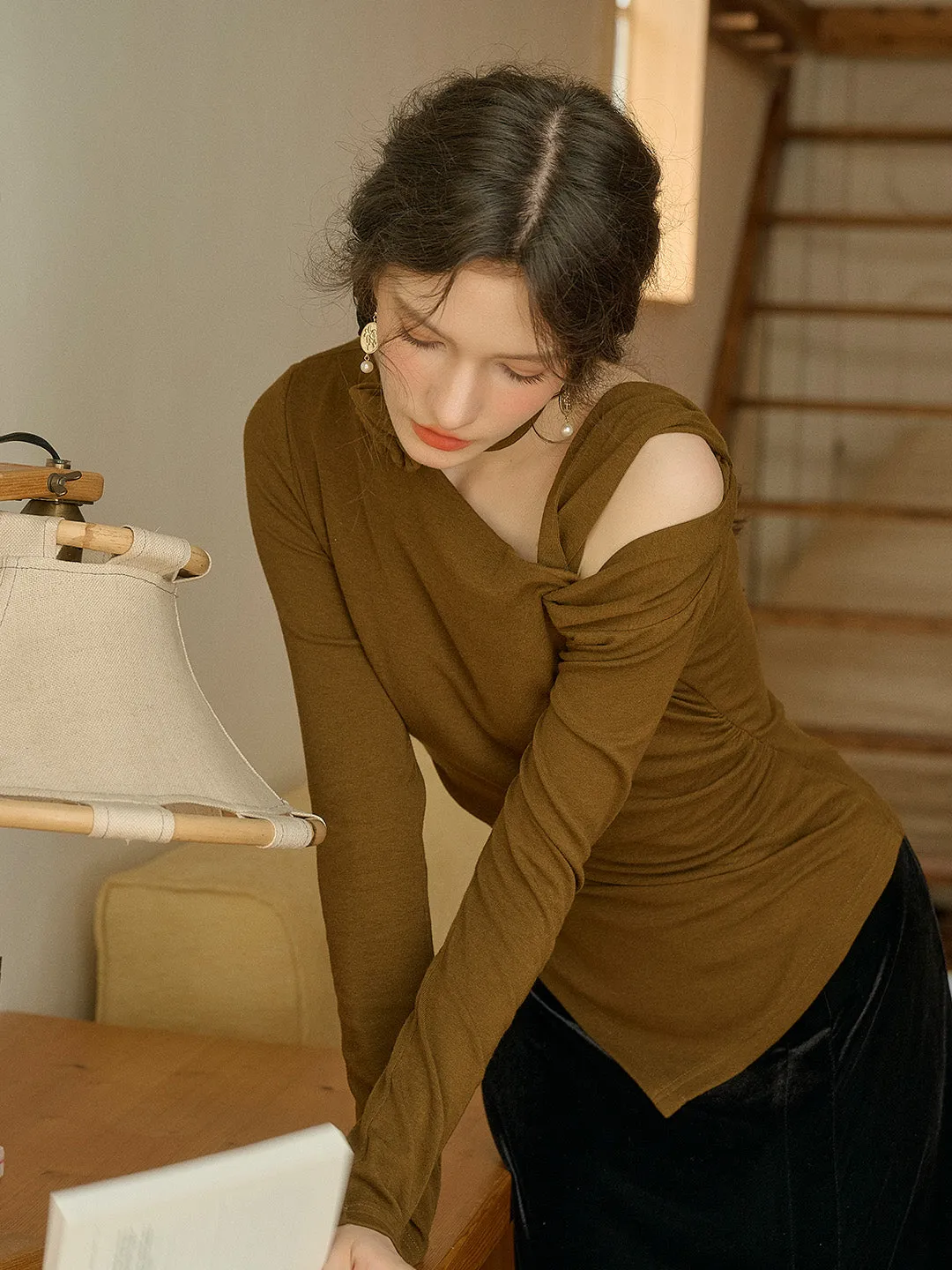 Paulina Tailored Off-Shoulder Knotted Top (with Rose Choker) sold by Simple Retro product image thumbnail 4