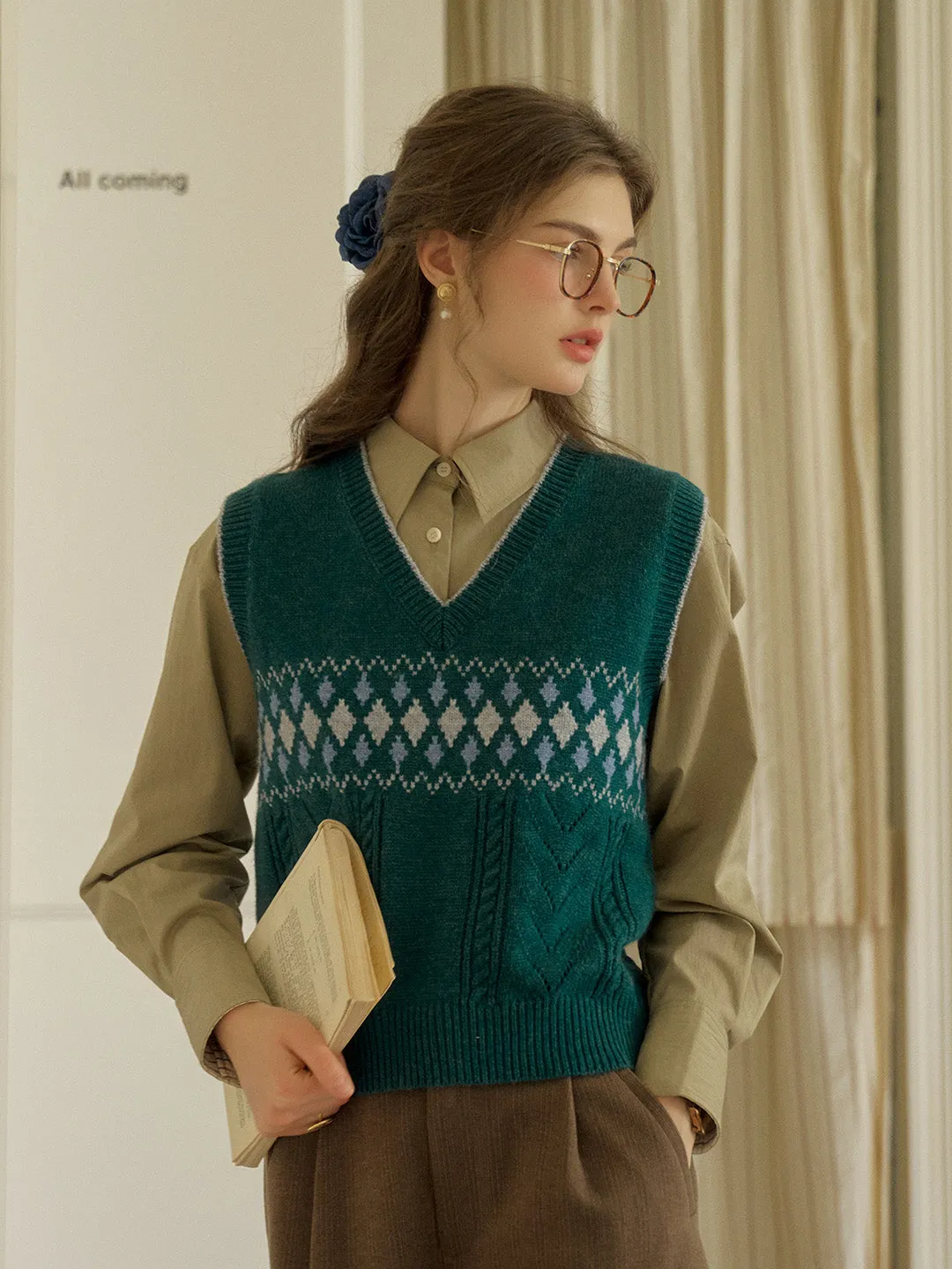 Janiyah Vintage Fair Isle V-Neck Ribbed Jacquard Wool Knit Vest sold by Simple Retro product image thumbnail 3