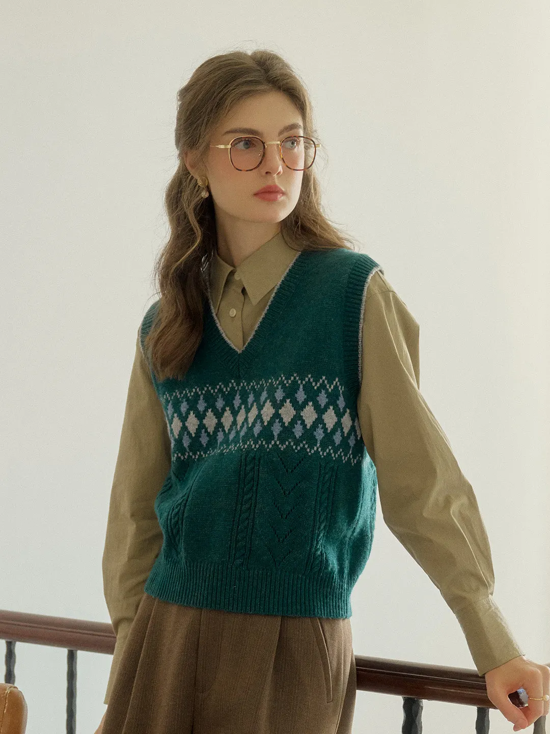 Janiyah Vintage Fair Isle V-Neck Ribbed Jacquard Wool Knit Vest sold by Simple Retro product image thumbnail 2