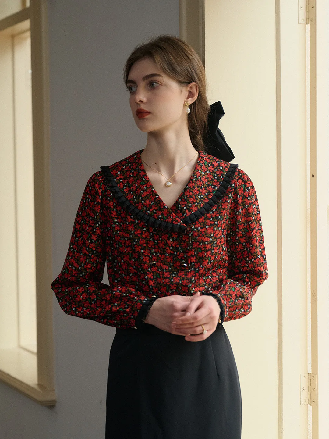 【Final Sale】Indy Notched Lapel Contrasting Floral Blouse sold by Simple Retro product image thumbnail 5
