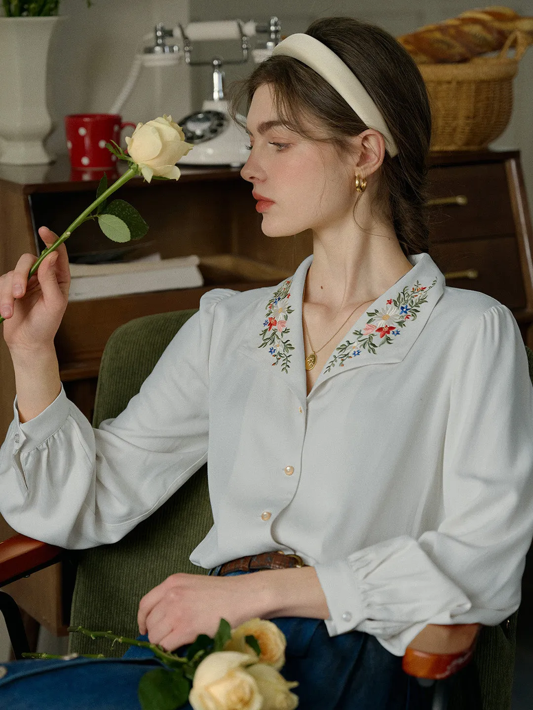 【Final Sale】Anne Embroidered Contrast Color Casual Daily Fashionable Elegant Charming Blouse - Blue sold by Simple Retro product image thumbnail 4