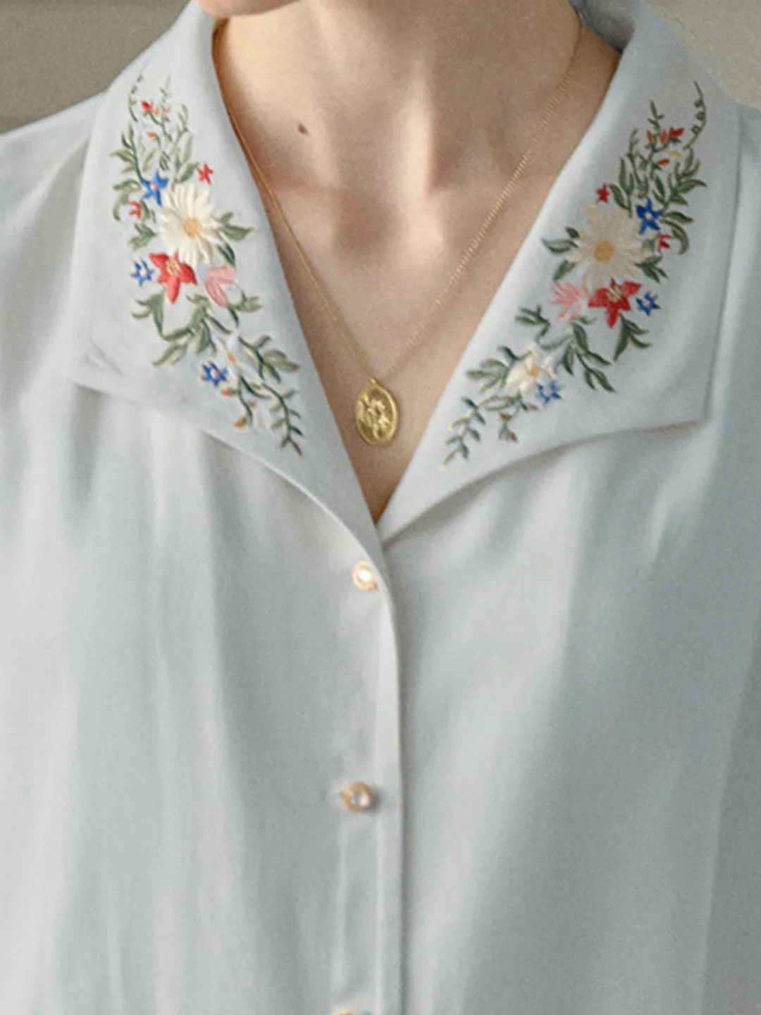 【Final Sale】Anne Embroidered Contrast Color Casual Daily Fashionable Elegant Charming Blouse - Blue sold by Simple Retro product image thumbnail 2