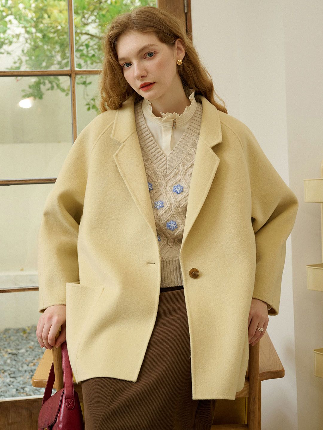 Kinsley Classic Notched Lapel 100% Wool Coat sold by Simple Retro product image thumbnail 6