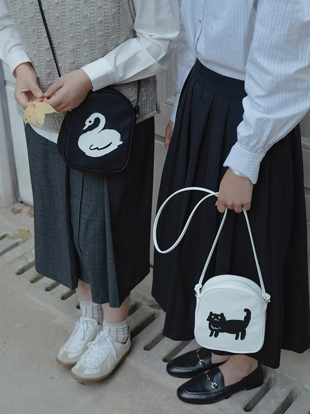 Chowxiaodou Texture Crossbody Bag sold by Simple Retro product image thumbnail 5