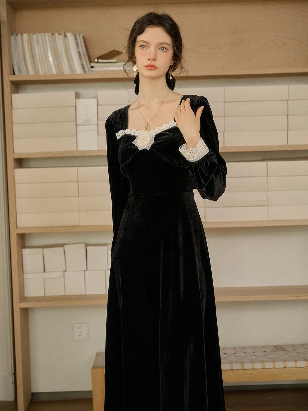 【Final Sale】Valentina Square Collar Rose Dress sold by Simple Retro product image thumbnail 3