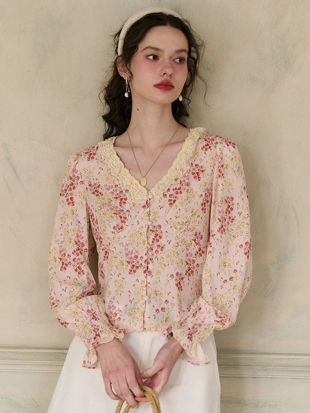 【Final Sale】Laurel V-Neck Floral Blouse sold by Simple Retro product image thumbnail 3