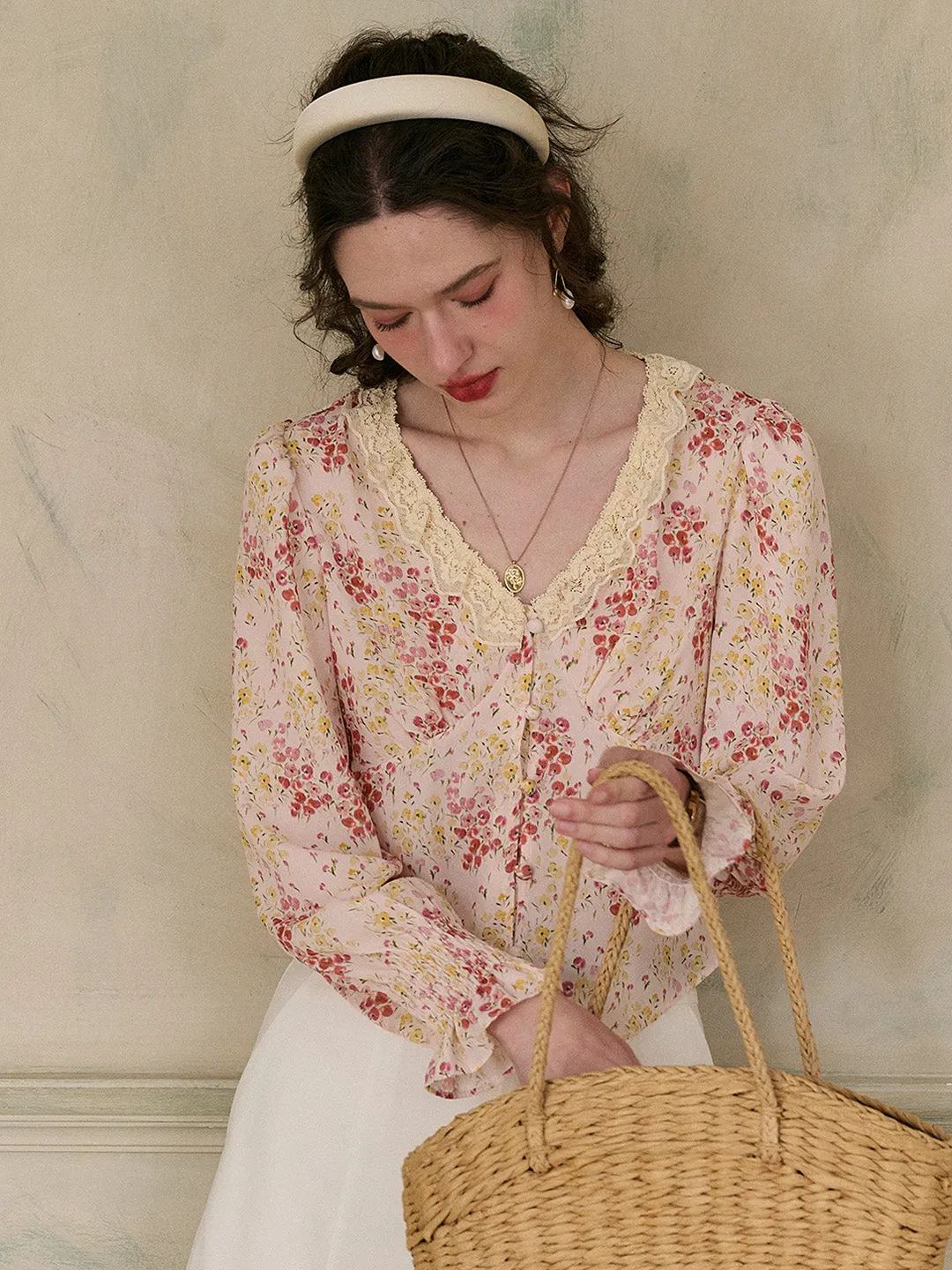 【Final Sale】Laurel V-Neck Floral Blouse sold by Simple Retro product image thumbnail 3