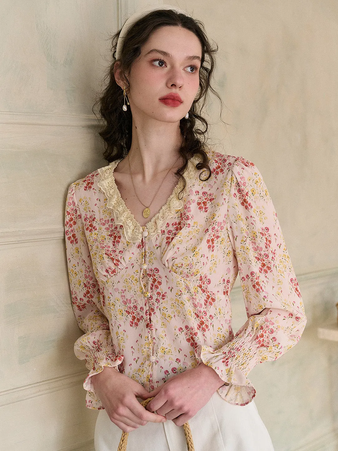 【Final Sale】Laurel V-Neck Floral Blouse sold by Simple Retro product image thumbnail 4