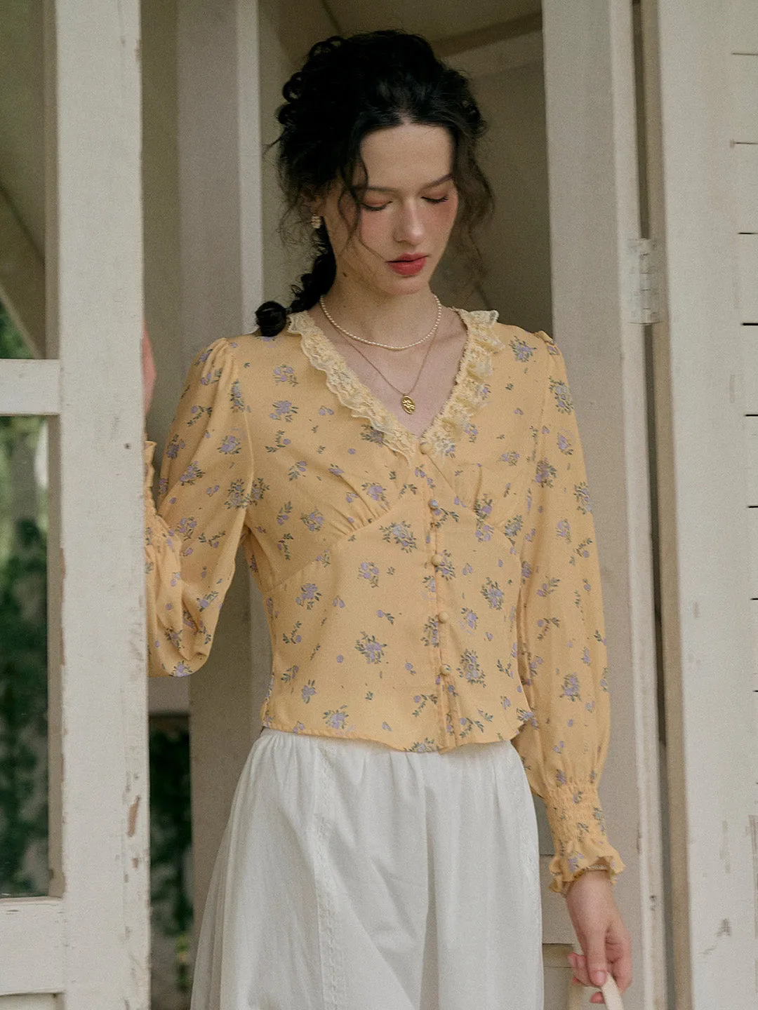 【Final Sale】Laurel V-Neck Floral Blouse sold by Simple Retro product image thumbnail 3