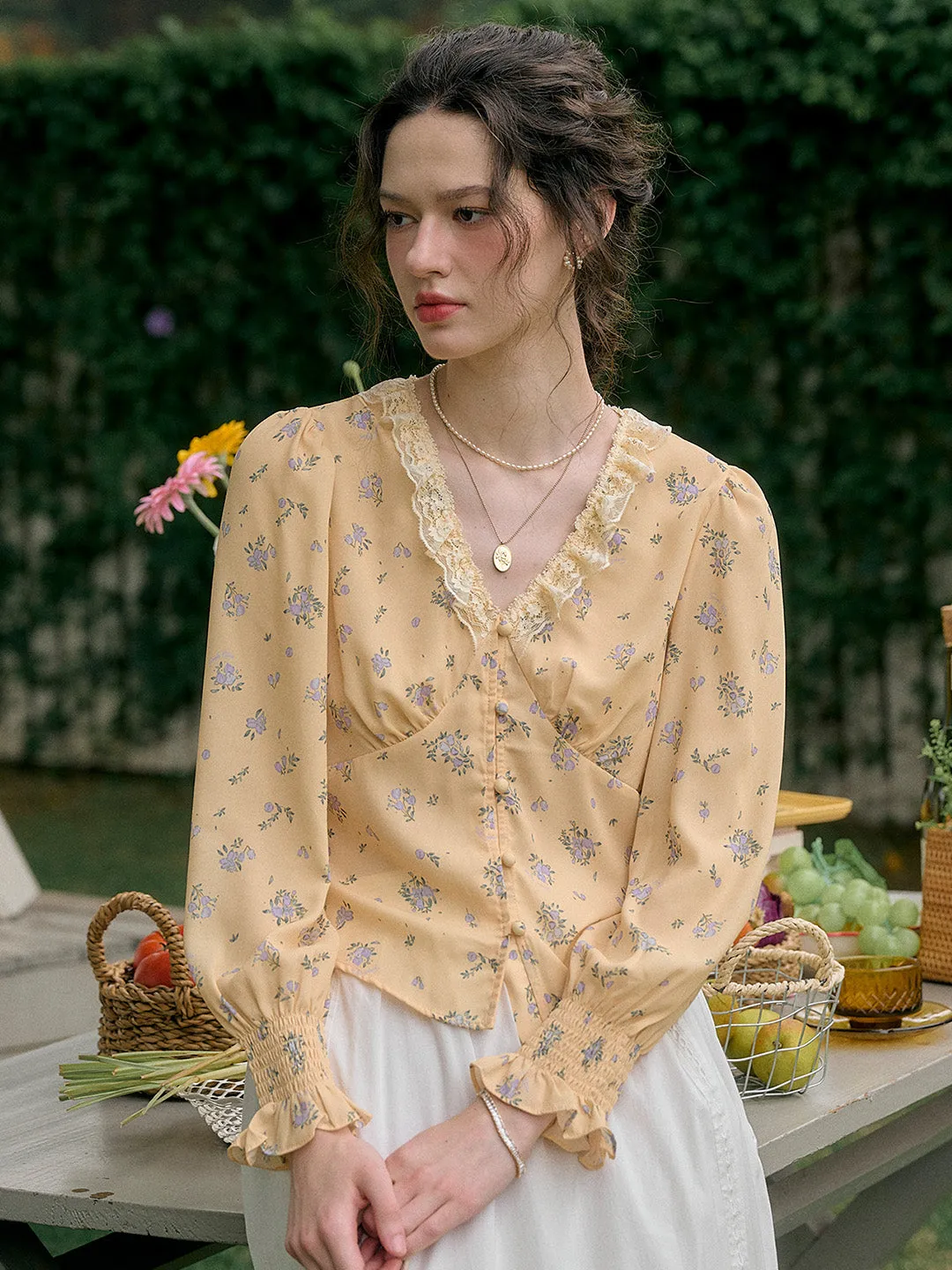 【Final Sale】Laurel V-Neck Floral Blouse sold by Simple Retro product image thumbnail 5