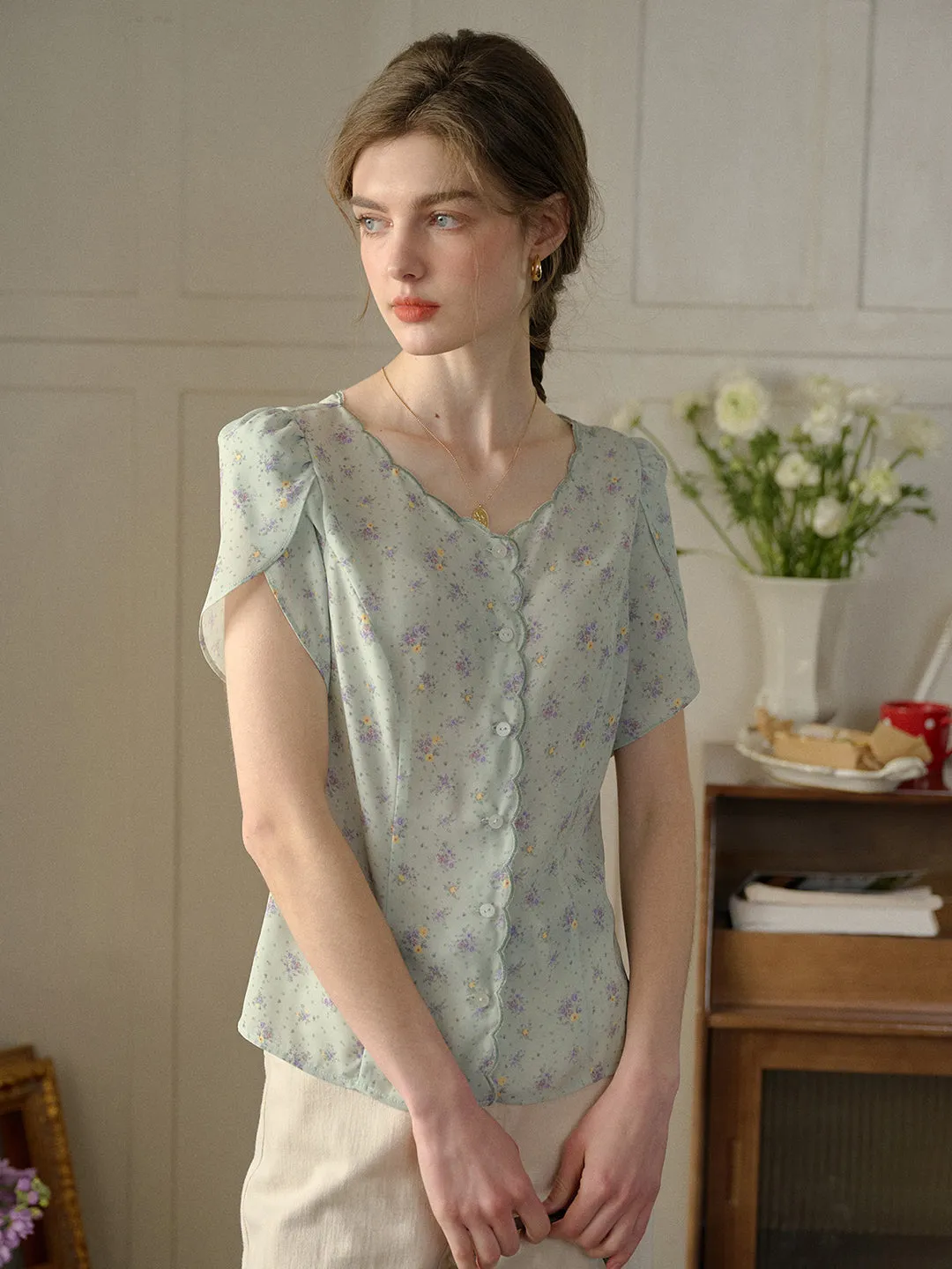 【Final Sale】Navy Wave Collar Floral Blouse sold by Simple Retro product image thumbnail 4