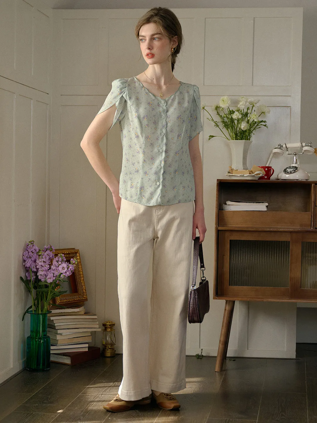 【Final Sale】Navy Wave Collar Floral Blouse sold by Simple Retro product image thumbnail 3