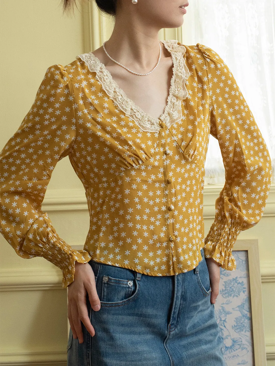 【Final Sale】Laurel V-Neck Floral Blouse sold by Simple Retro