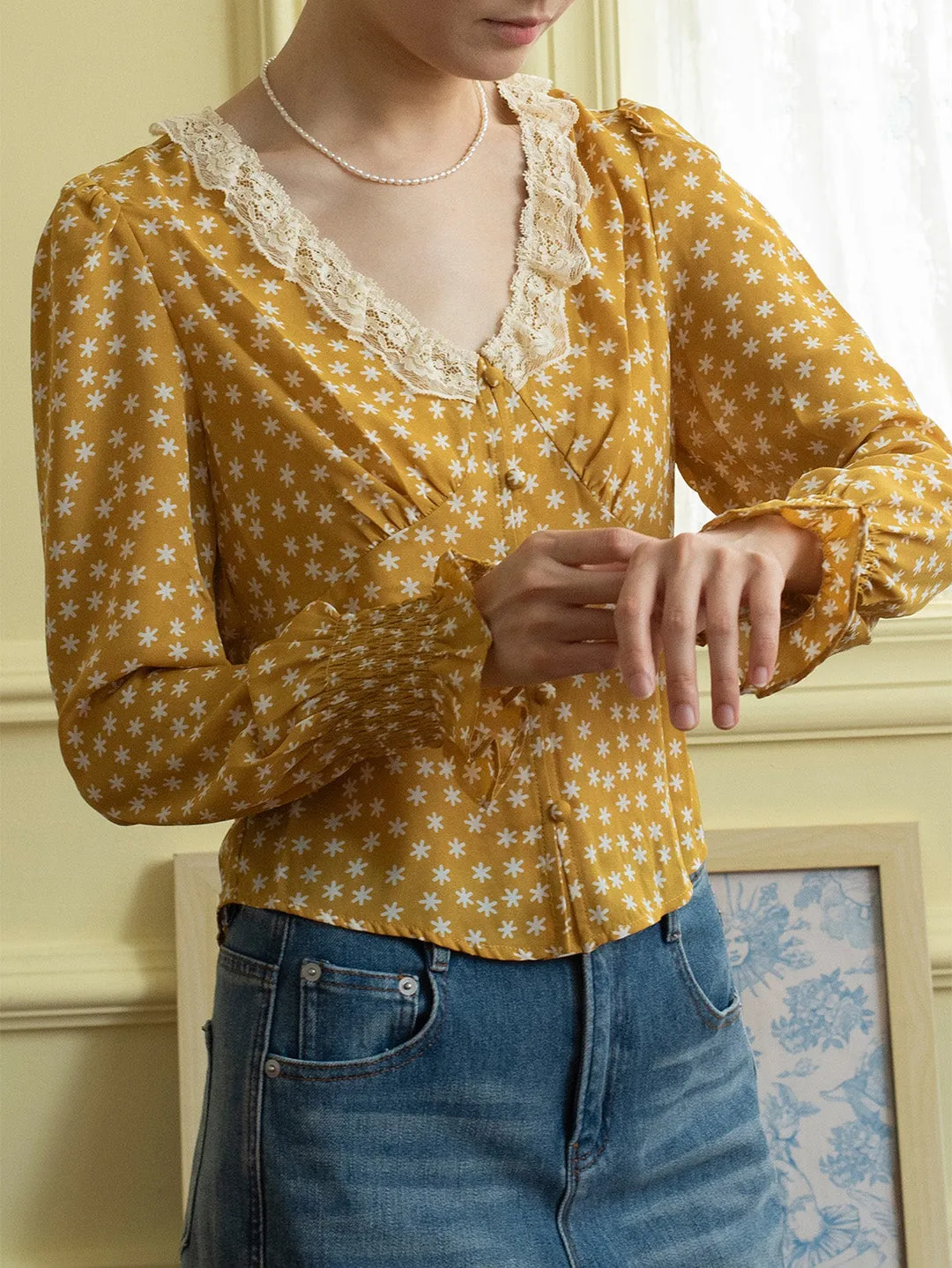 【Final Sale】Laurel V-Neck Floral Blouse sold by Simple Retro product image thumbnail 2
