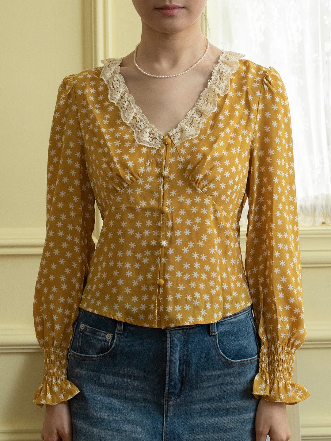【Final Sale】Laurel V-Neck Floral Blouse sold by Simple Retro product image thumbnail 4