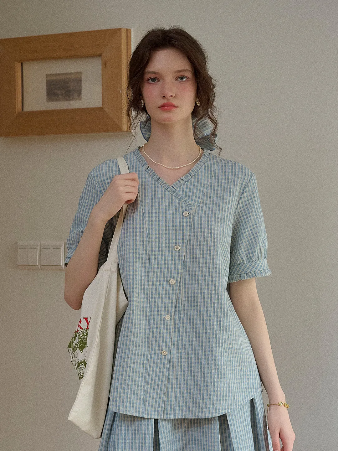 Aurelia V-Neck Puff Sleeve Blouse sold by Simple Retro product image thumbnail 4