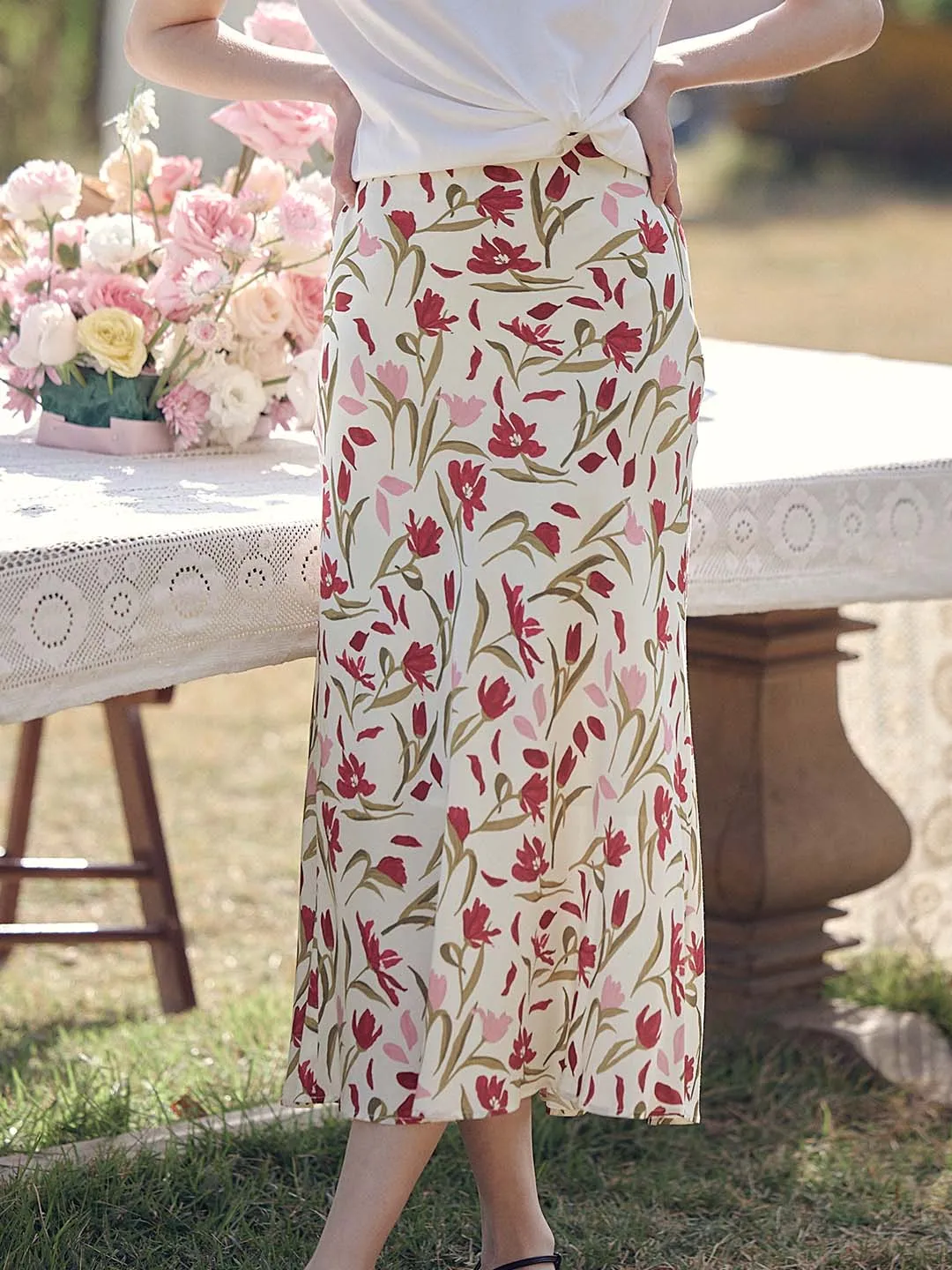 Yara Romantic Tulip Print Skirt sold by Simple Retro product image thumbnail 2