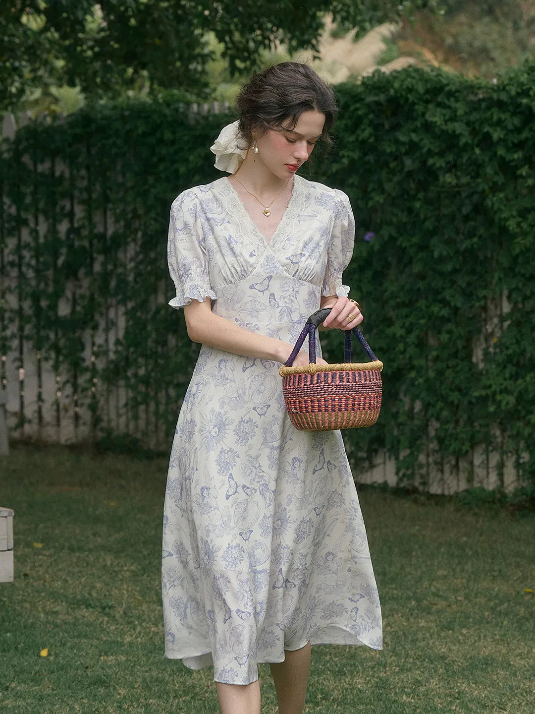 Stormi Charming V-neck Lace Trimmed Floral Print Dress sold by Simple Retro product image thumbnail 2