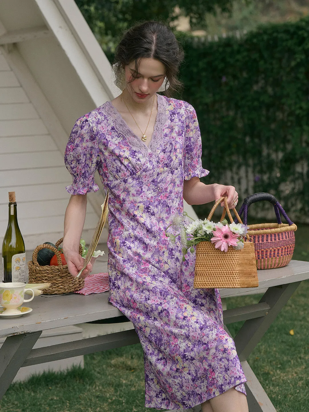 【Final Sale】Stormi Charming V-neck Lace Trimmed Floral Print Dress sold by Simple Retro product image thumbnail 4