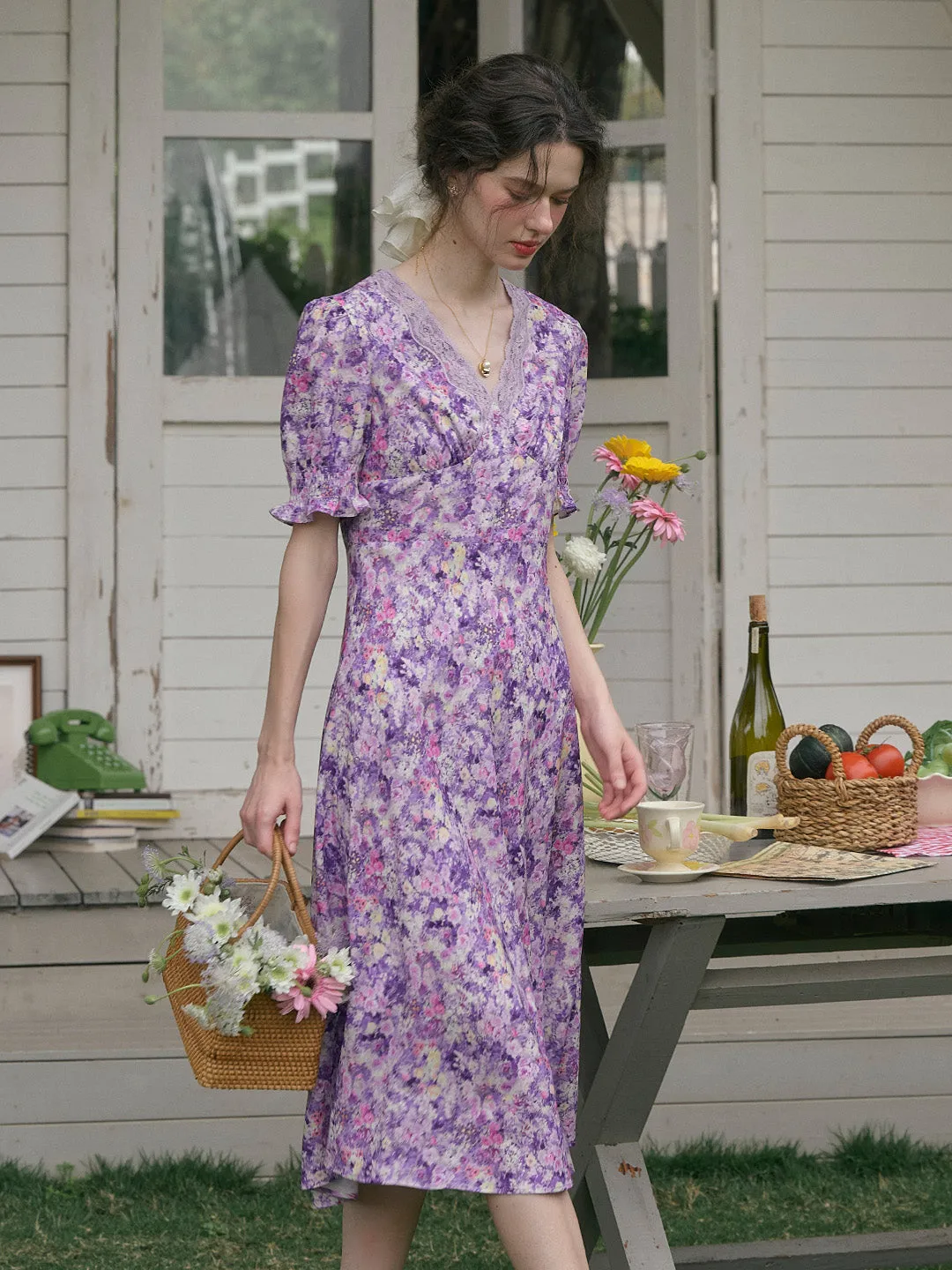 【Final Sale】Stormi Charming V-neck Lace Trimmed Floral Print Dress sold by Simple Retro product image thumbnail 2