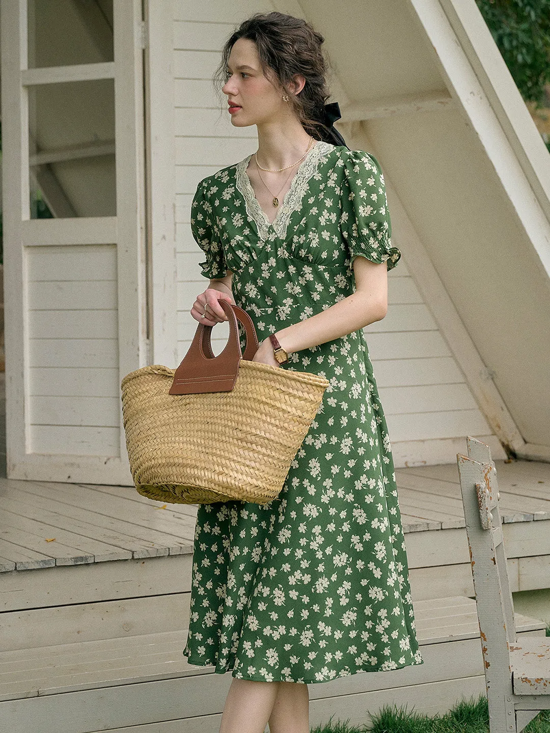【Final Sale】Stormi Charming V-neck Lace Trimmed Floral Print Dress sold by Simple Retro product image thumbnail 2