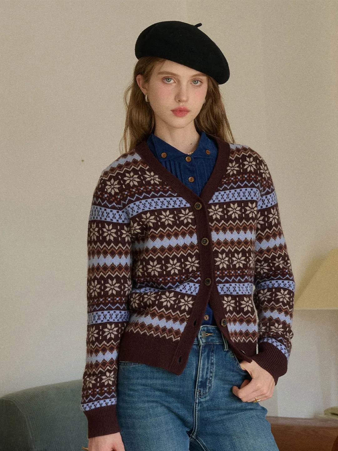 Scottie V-Neck Jacquard 100% Wool Cardigan sold by Simple Retro product image thumbnail 5