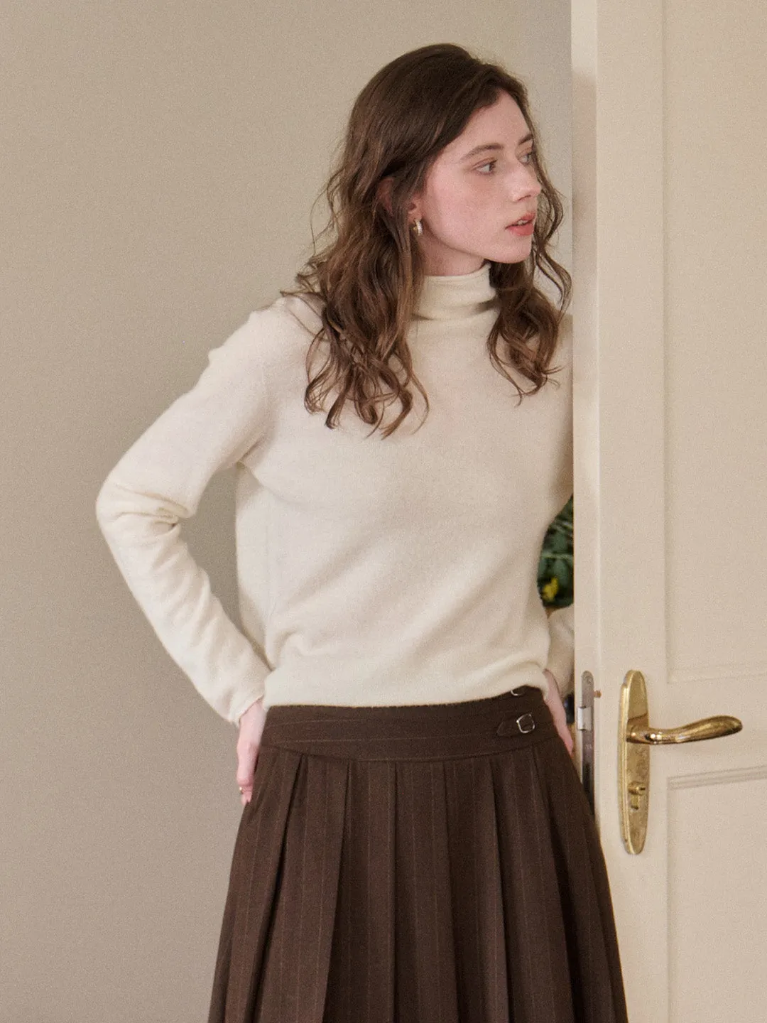 Marilyn Turtleneck Wool Cashmere Sweater sold by Simple Retro product image thumbnail 4