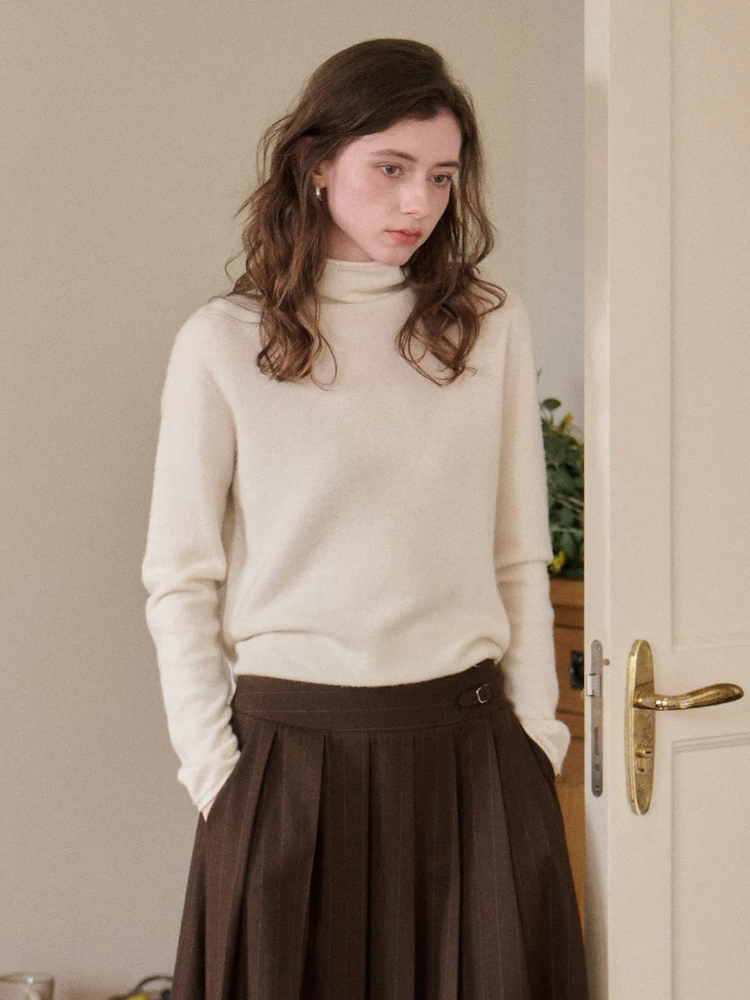 Marilyn Turtleneck Wool Cashmere Sweater sold by Simple Retro product image thumbnail 5