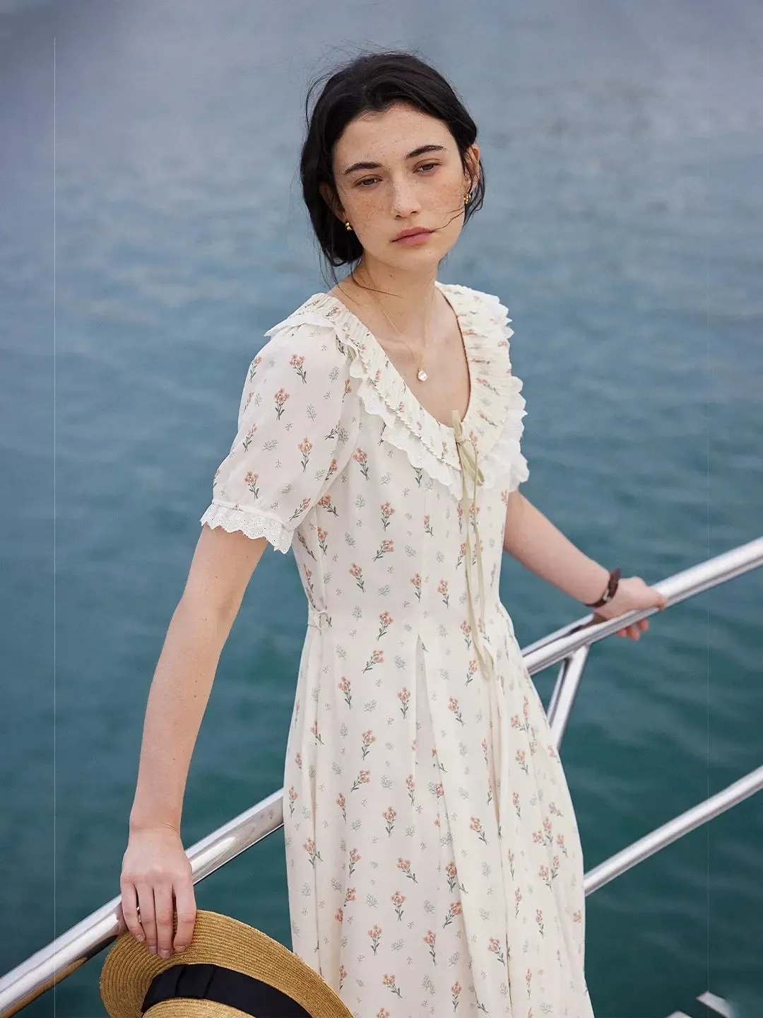 【Final Sale】Alianna Round Neck Floral Dress sold by Simple Retro