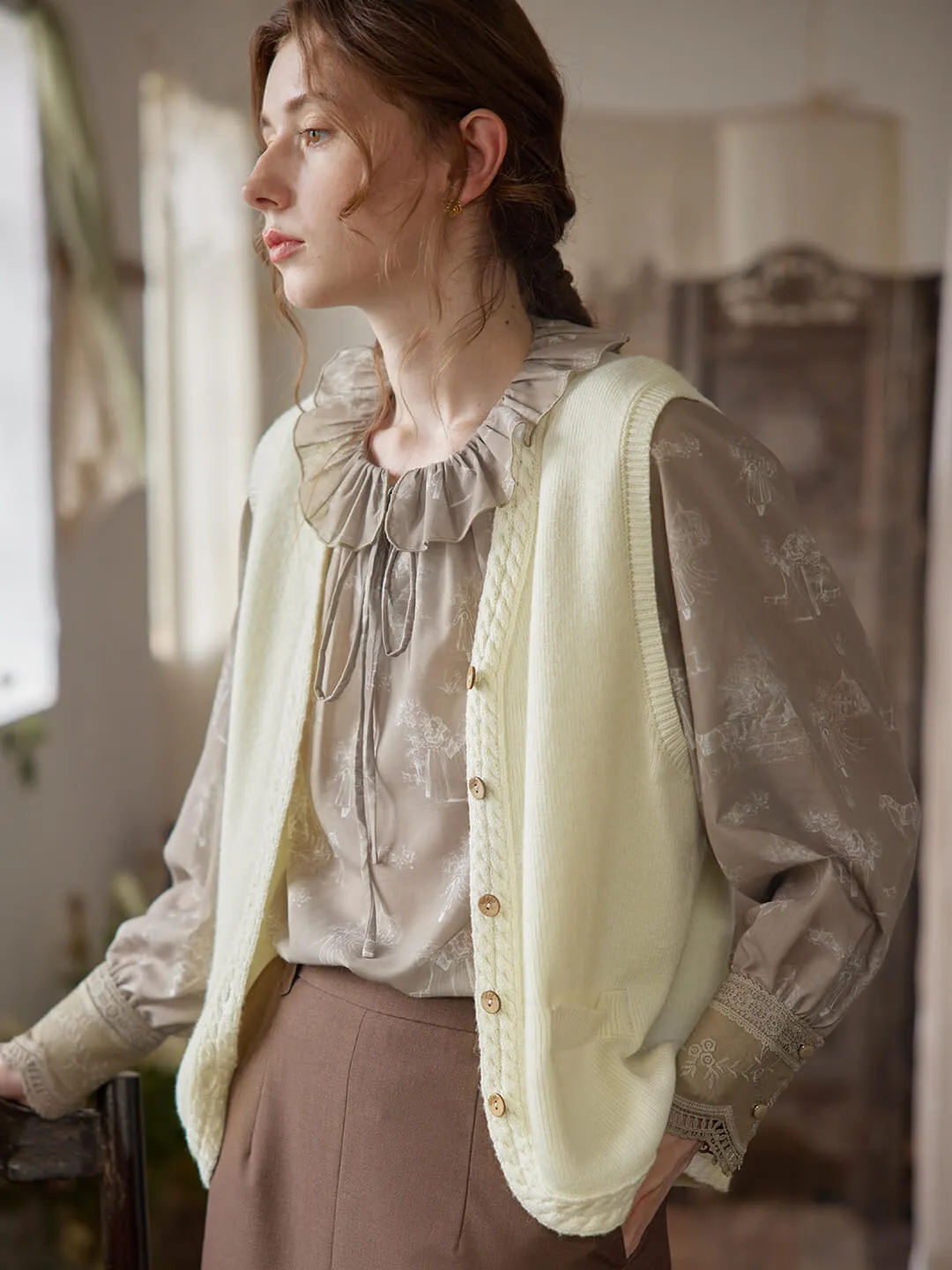 Brielle Cable White Knitted Vest sold by Simple Retro product image thumbnail 4