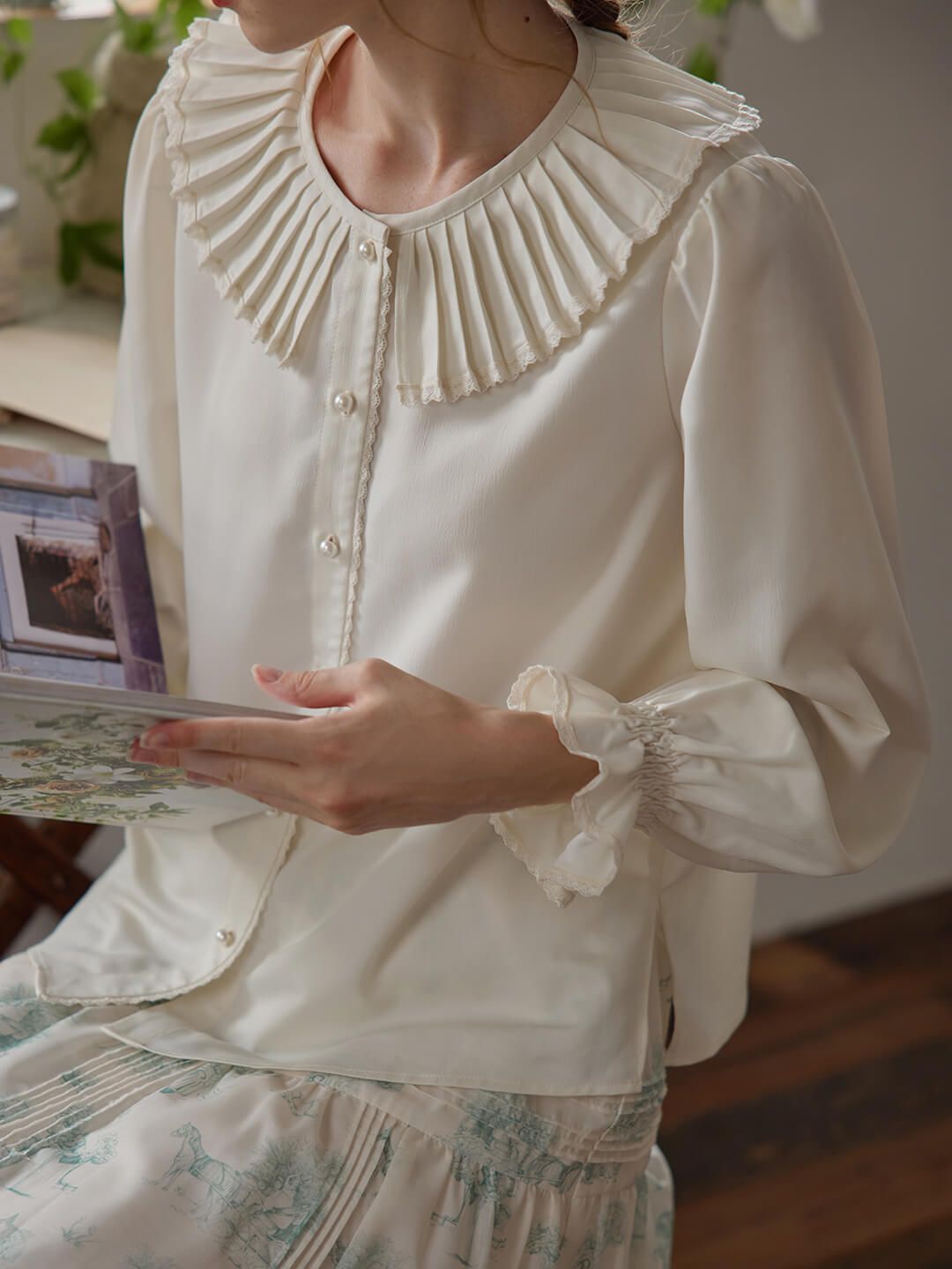 【FINAL SALE】Sierra Frilled Round Collar White Blouse sold by Simple Retro