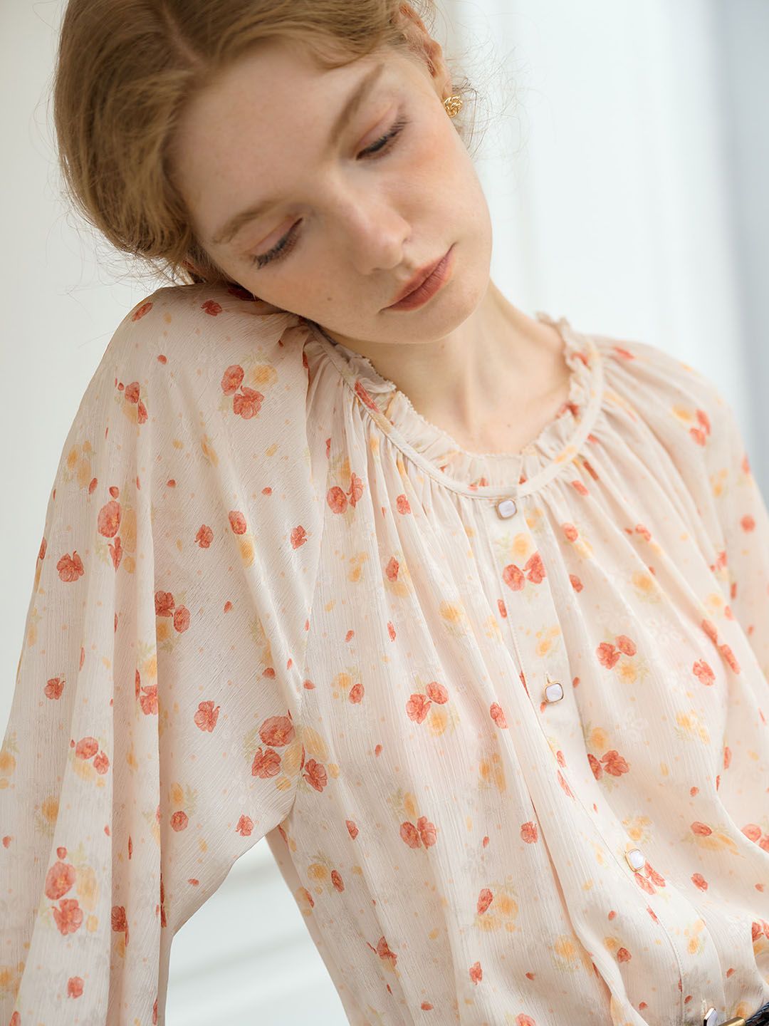 Raina Round Neck Floral Print Balloon Sleeve Blouse sold by Simple Retro product image thumbnail 3