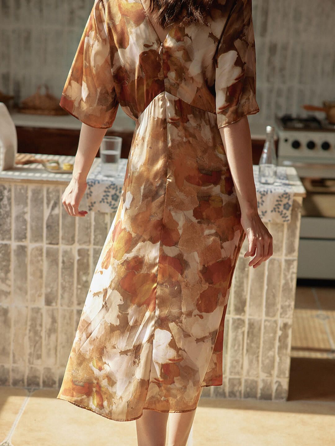 Jolie Printed Brown Midi Dress sold by Simple Retro product image thumbnail 4