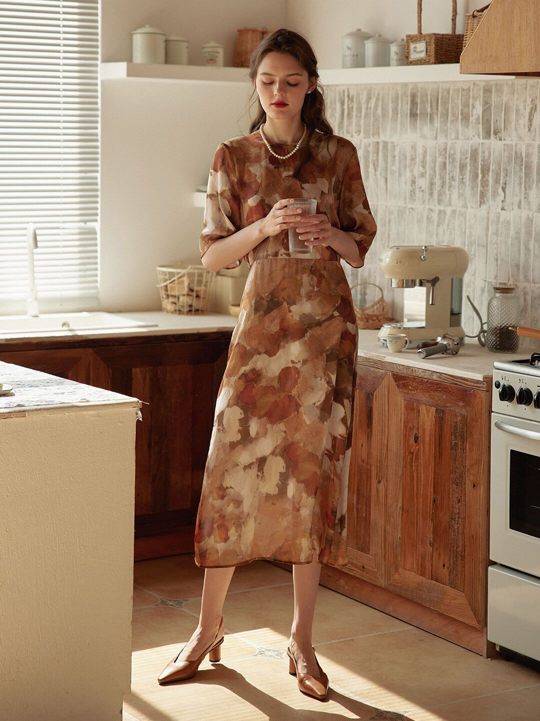 Jolie Printed Brown Midi Dress sold by Simple Retro product image thumbnail 5