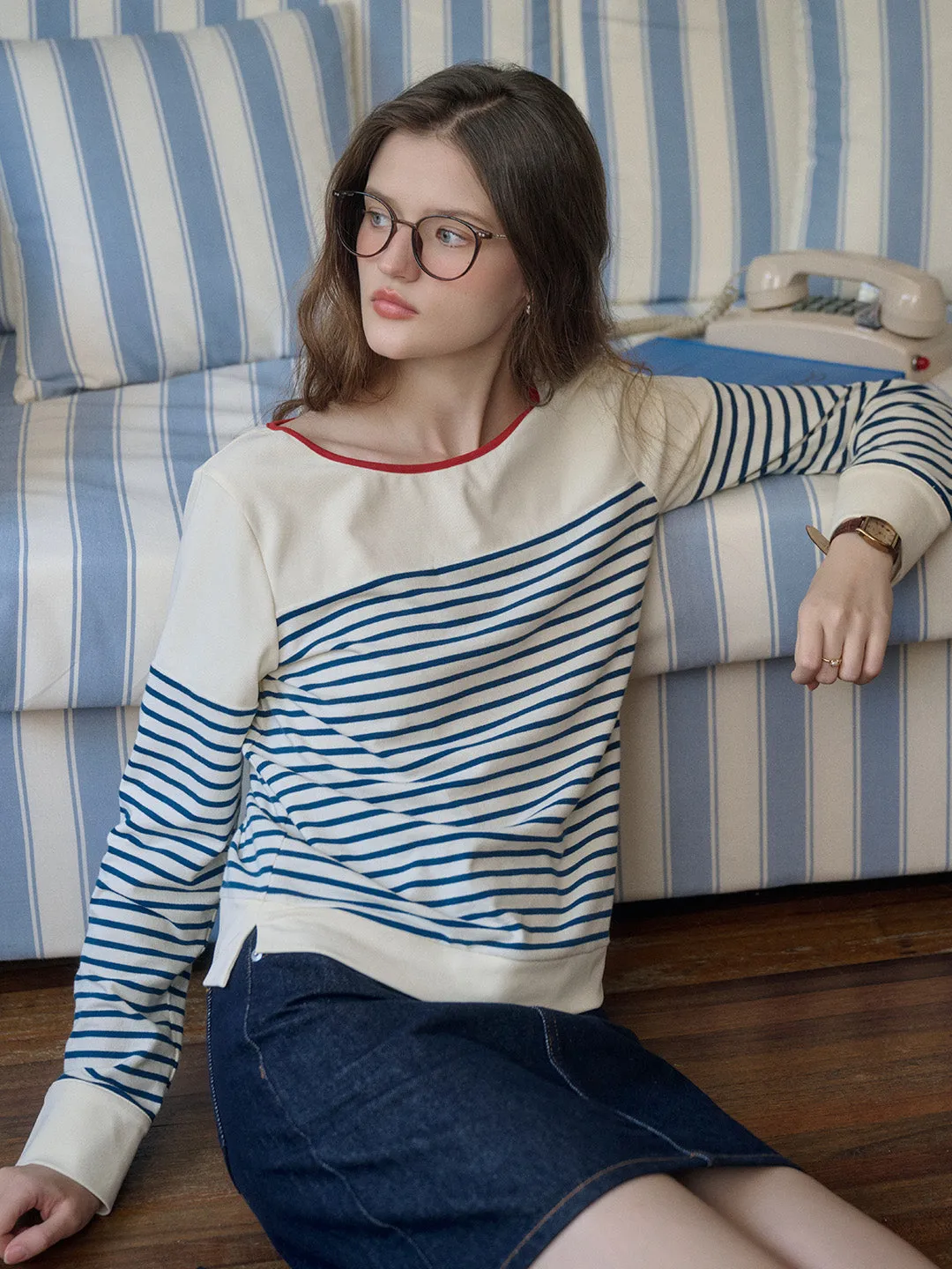 Ellianna Contrast Color Crew Neck Striped Hem Slit Knit Top sold by Simple Retro product image thumbnail 4