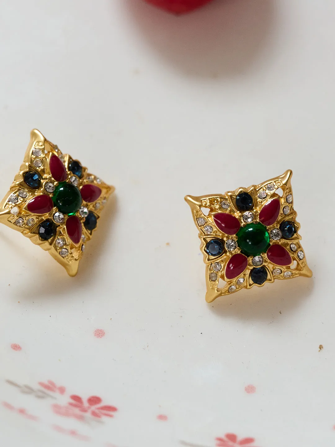 Macaron Vintage Red Green Earrings sold by Simple Retro product image thumbnail 4