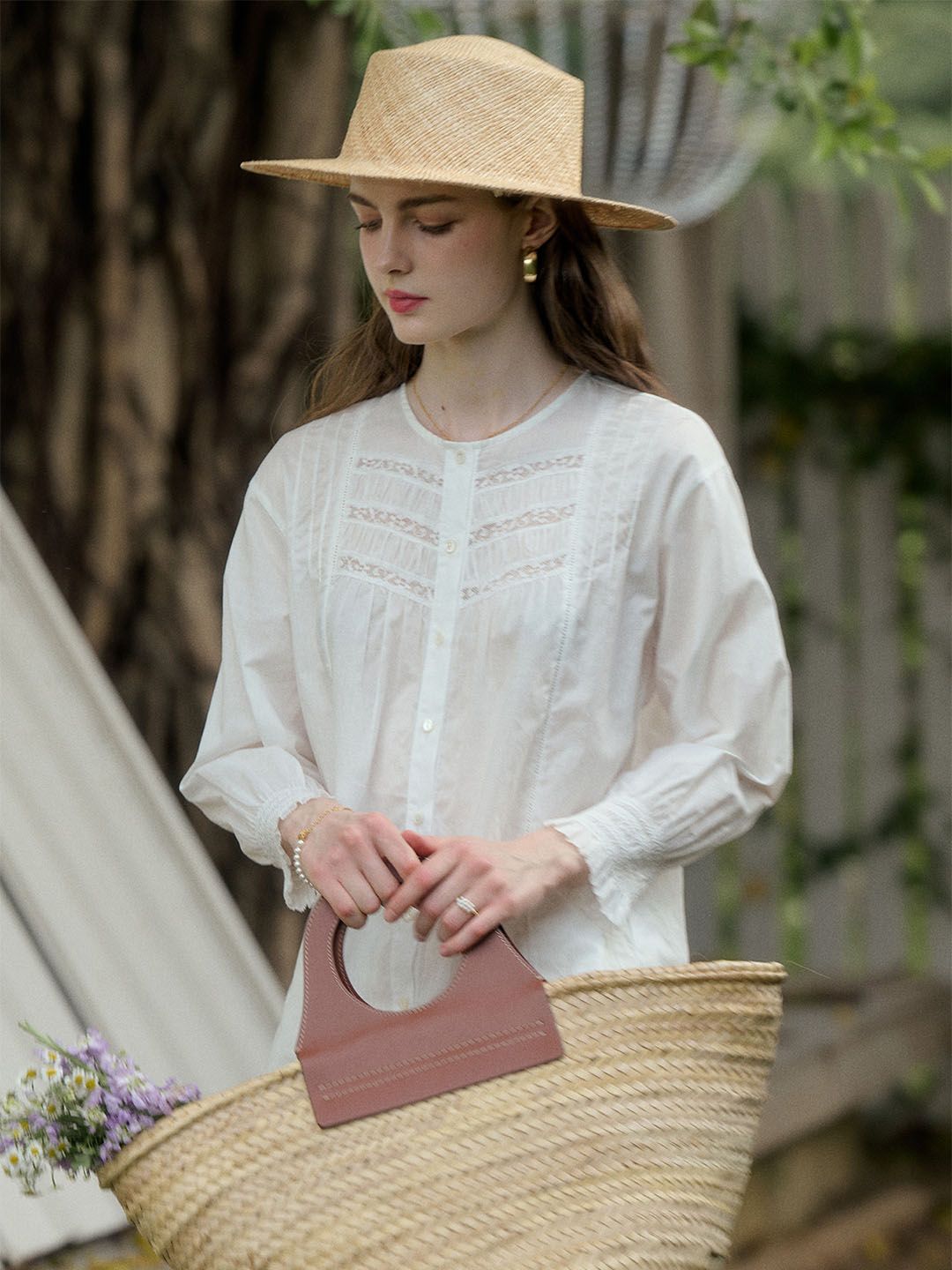 【Final Sale】daline Classic Crew Neck Lace Patchwork Cotton Blouse sold by Simple Retro product image thumbnail 2